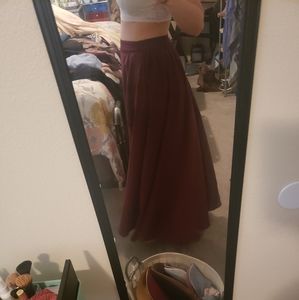 Maroon maxi skirt 🌻
